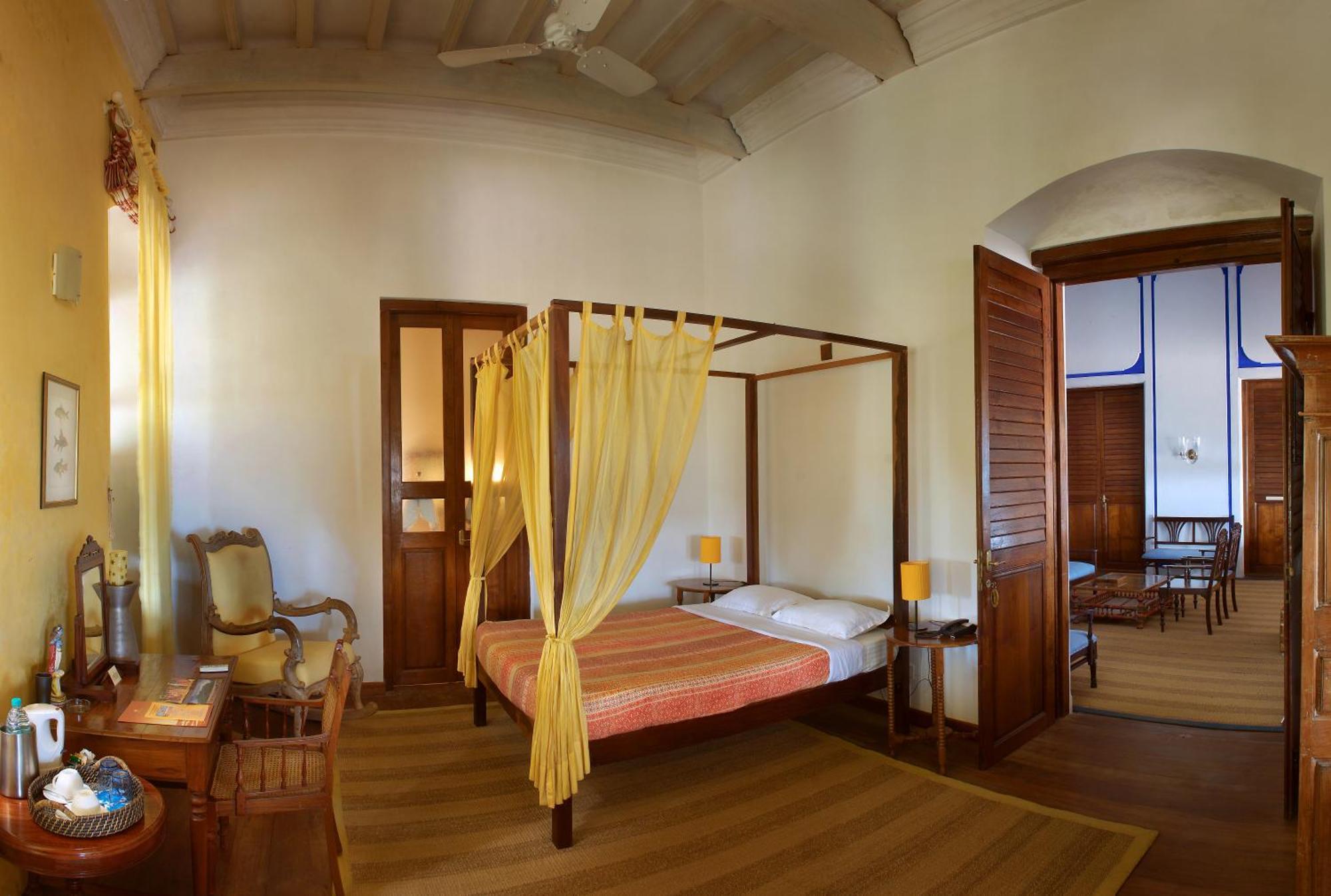 Neemrana'S - Bungalow On The Beach Tharangambadi ภายนอก รูปภาพ