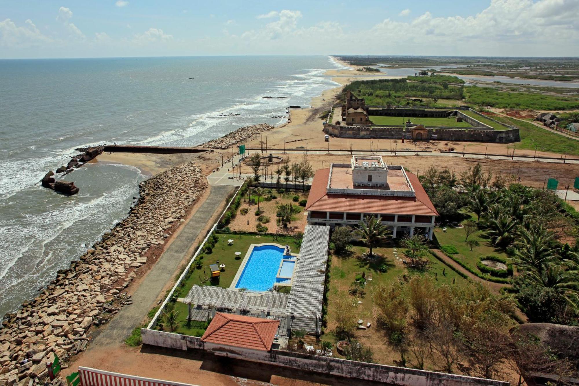 Neemrana'S - Bungalow On The Beach Tharangambadi ภายนอก รูปภาพ