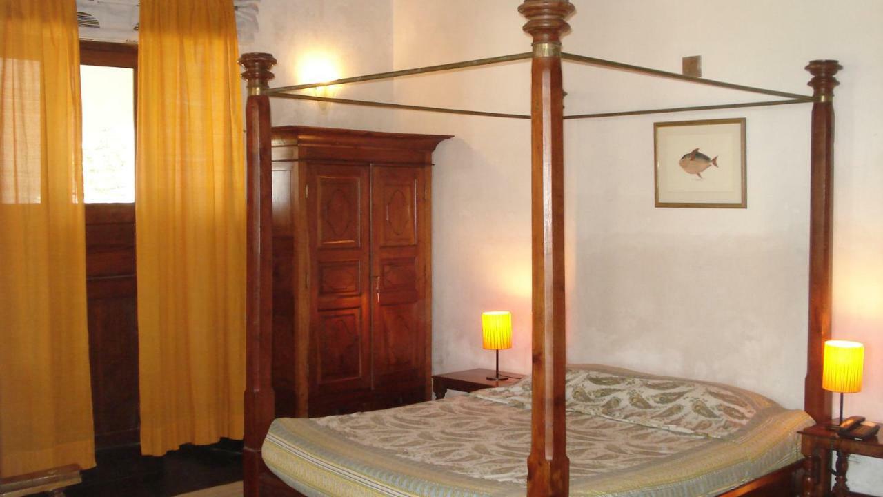 Neemrana'S - Bungalow On The Beach Tharangambadi ภายนอก รูปภาพ