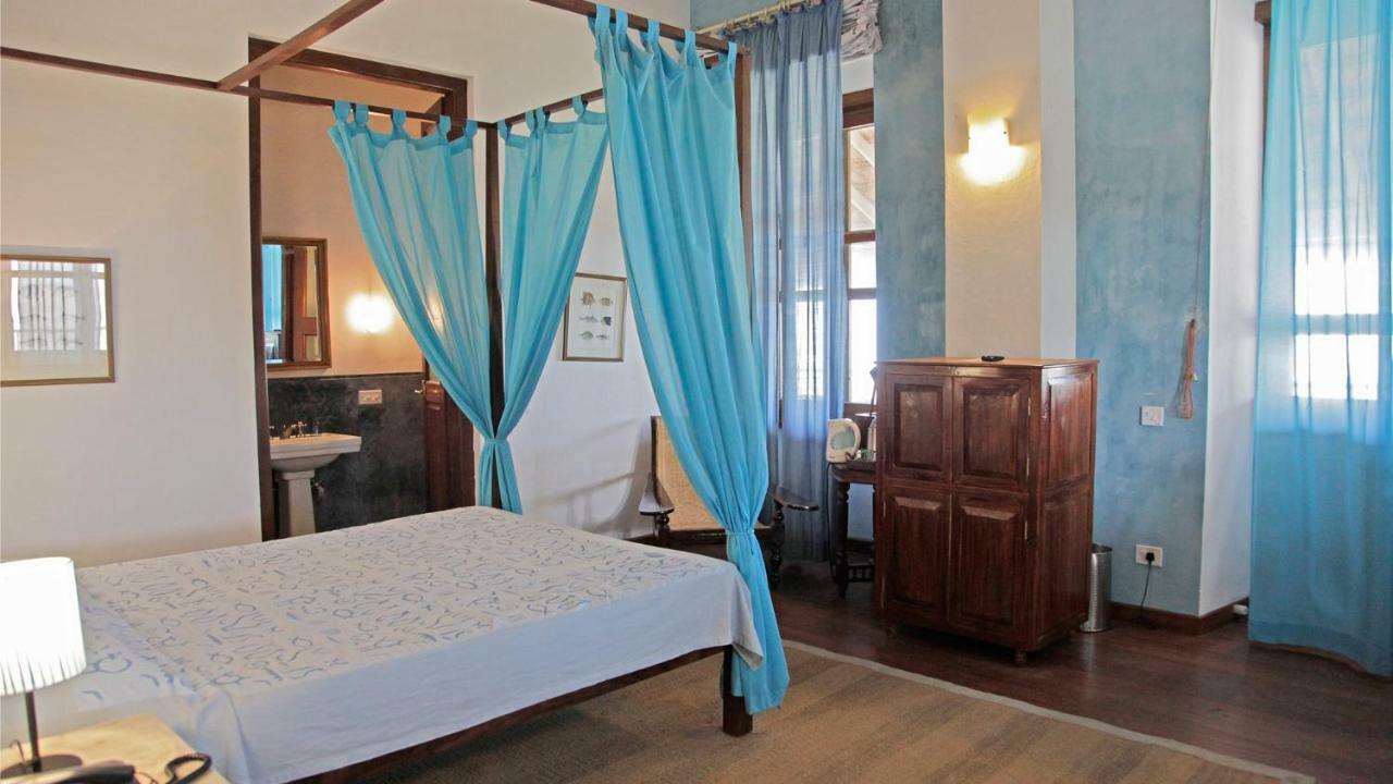 Neemrana'S - Bungalow On The Beach Tharangambadi ภายนอก รูปภาพ